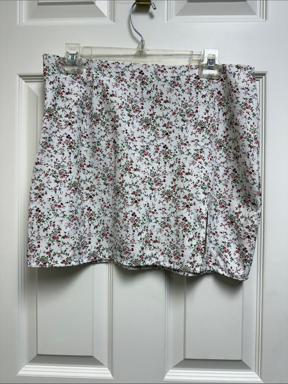 SHEIN White Mini Skirt with Red Floral Print